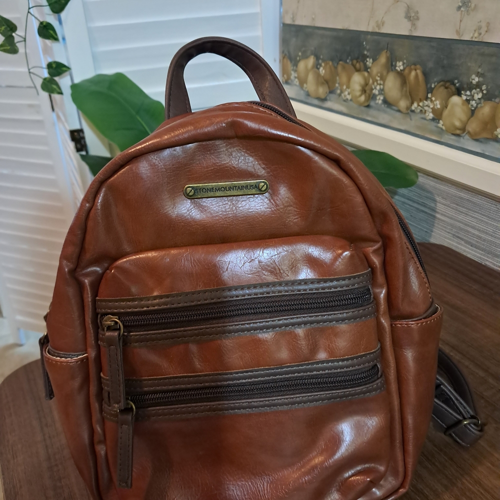 Stone Mountain Accessories Chestnut Leather Backpack